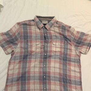 Men's Casual Plaid Button-Down Shirt in Pink and Blue